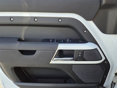 Used 2023 Land Rover Defender 110 S image 16
