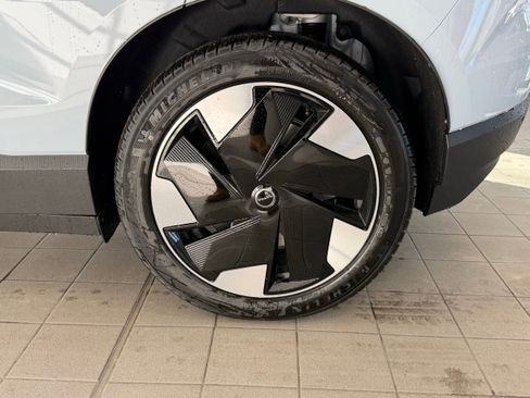 New 2026 Volvo EX30 Plus w/ Protection Package Premier image 10