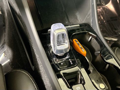 Used 2023 Volvo XC40 B4 Plus w/ Driver Assist Package image 16