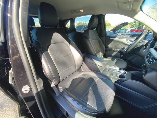 Used 2025 Ford Escape Platinum AWD/4WD image 27