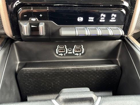 Used 2020 RAM 3500 Laramie image 24