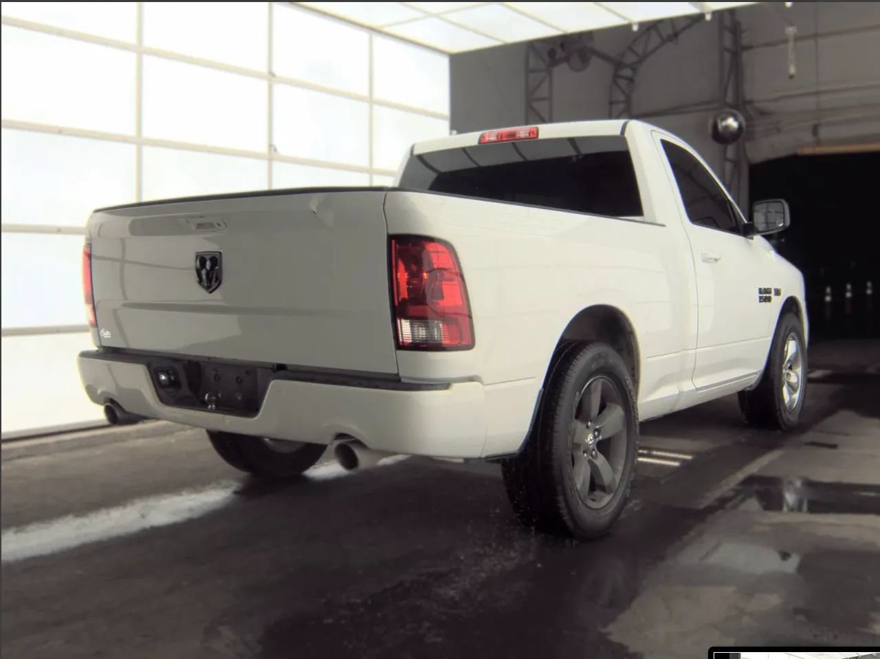Used 2015 RAM 1500 Express RWD image 2