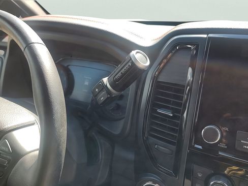 Used 2021 Nissan Titan PRO-4X w/ Pro-4x Convenience Package AWD/4WD image 18