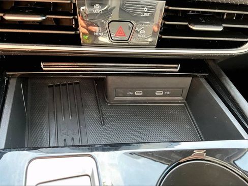 Used 2025 Volkswagen Atlas SEL AWD/4WD image 21