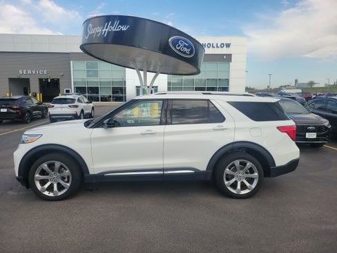 Used 2020 Ford Explorer Platinum w/ Premium Technology Package AWD/4WD image 2