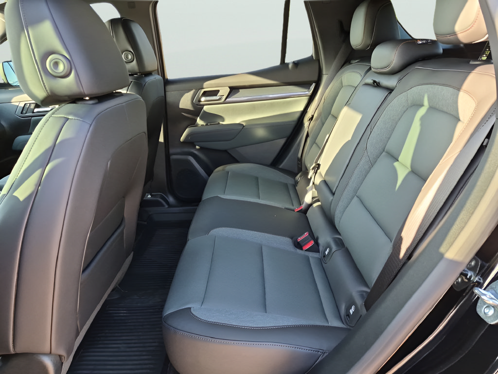 New 2027 GMC Terrain AT4 w/ Convenience Package III AWD/4WD image 38