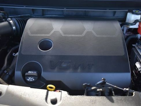 Used 2023 Chevrolet Traverse LT image 37