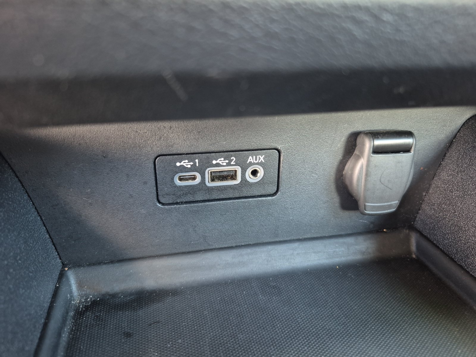 Used 2025 Nissan Altima 2.5 SV FWD image 29