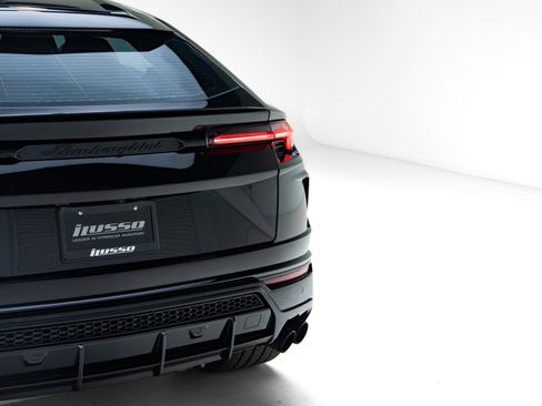 Used 2019 Lamborghini Urus AWD/4WD image 29
