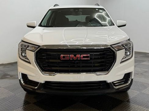 Certified 2023 GMC Terrain SLE w/ Driver Convenience Package image 4