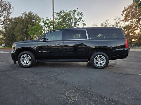 Used 2019 Chevrolet Suburban LT RWD image 7