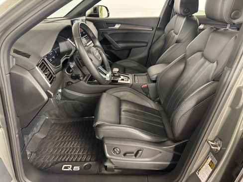 Used 2023 Audi Q5 2.0T Prestige w/ Prestige Package image 12