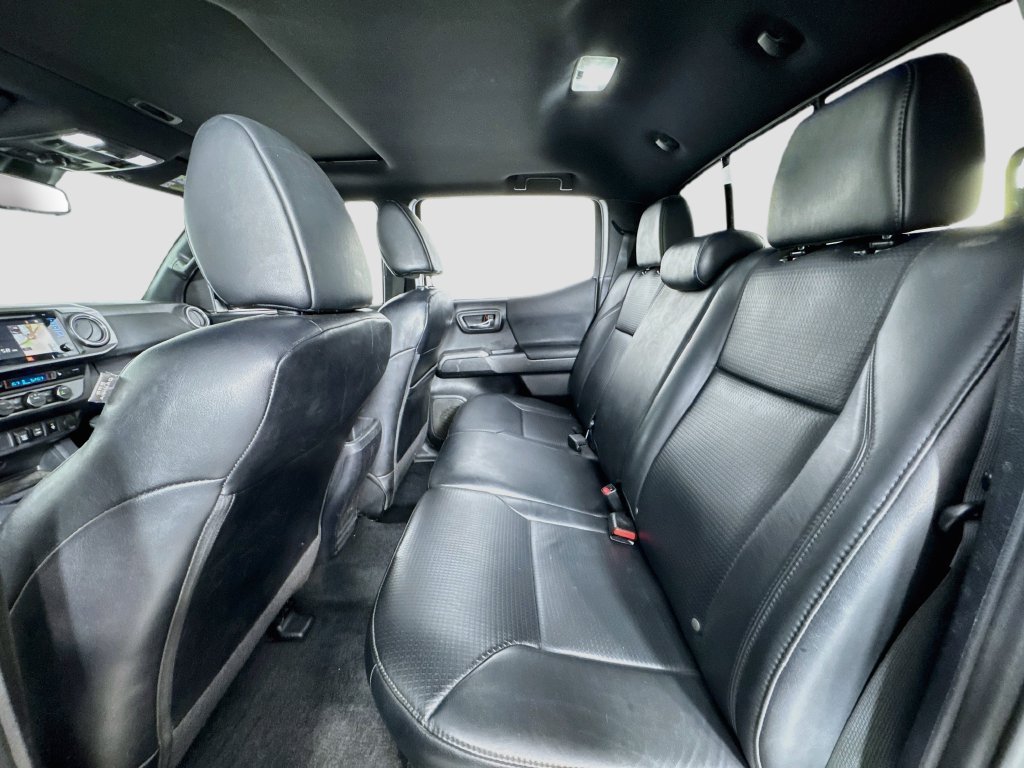 Used 2019 Toyota Tacoma TRD Off-Road AWD/4WD image 13