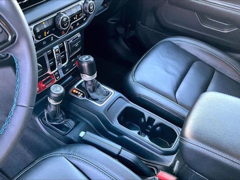 Used 2024 Jeep Wrangler Unlimited Rubicon 4xe image 17