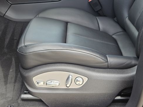 Certified 2026 Porsche Macan AWD/4WD image 23