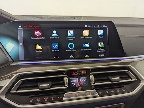 Used 2022 BMW X5 xDrive40i w/ Climate Comfort Package image 11