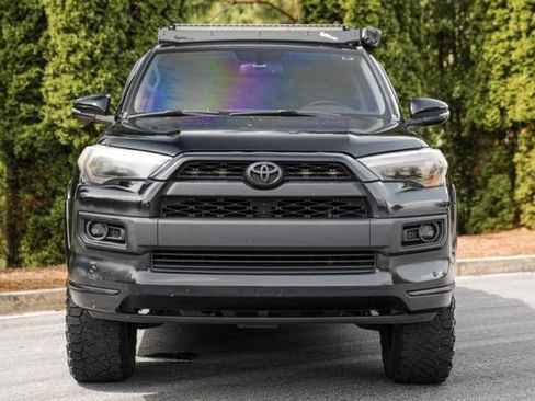 Used 2018 Toyota 4Runner Limited AWD/4WD image 18