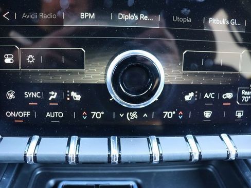 Used 2025 GMC Acadia Elevation image 25