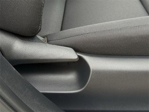 Used 2025 Toyota Corolla LE image 28