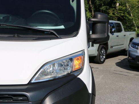 Used 2025 RAM ProMaster 2500 w/ Convenience Group FWD image 10