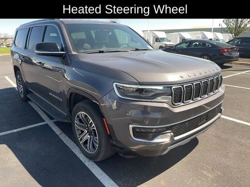 Used 2023 Jeep Wagoneer L Series II image 3