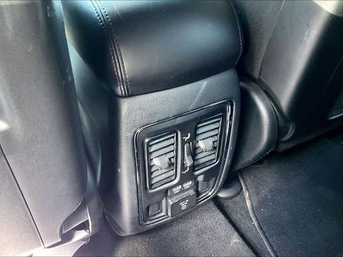 Used 2019 Jeep Grand Cherokee Limited AWD/4WD image 11