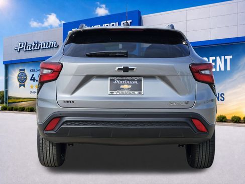 New 2026 Chevrolet Trax LT w/ Driver Confidence Package FWD image 8