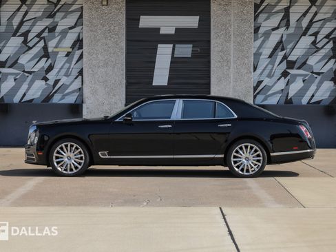 Used 2017 Bentley Mulsanne RWD image 2