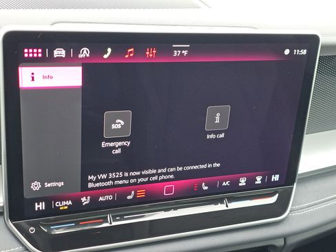 New 2026 Volkswagen Tiguan SE image 12