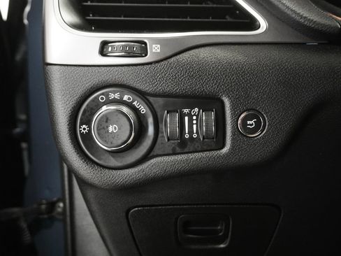 Used 2020 Jeep Cherokee Latitude Plus w/ Cold Weather Group image 20