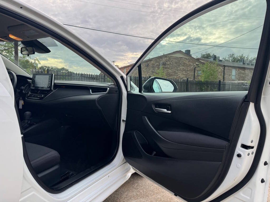 Used 2021 Toyota Corolla LE w/ Carpet Mat Package (TMS) FWD image 29