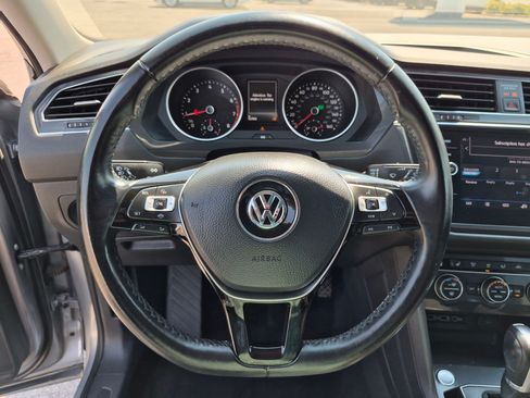 Used 2019 Volkswagen Tiguan SE AWD/4WD image 19