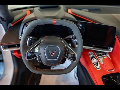 Used 2021 Chevrolet Corvette Stingray Premium Conv w/ Z51 Performance Package RWD image 35