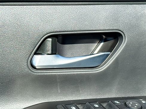 Used 2025 Nissan Kicks SV image 16