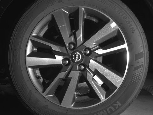Used 2025 Nissan Versa SV FWD image 14