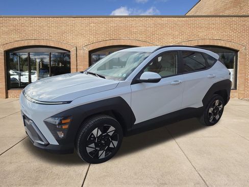 Certified 2025 Hyundai Kona SEL image 8