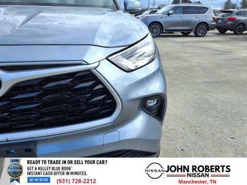 Used 2021 Toyota Highlander XLE image 15