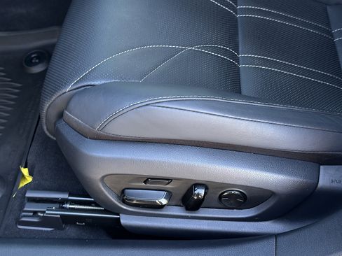 Used 2023 Lexus ES 300h Ultra Luxury image 15