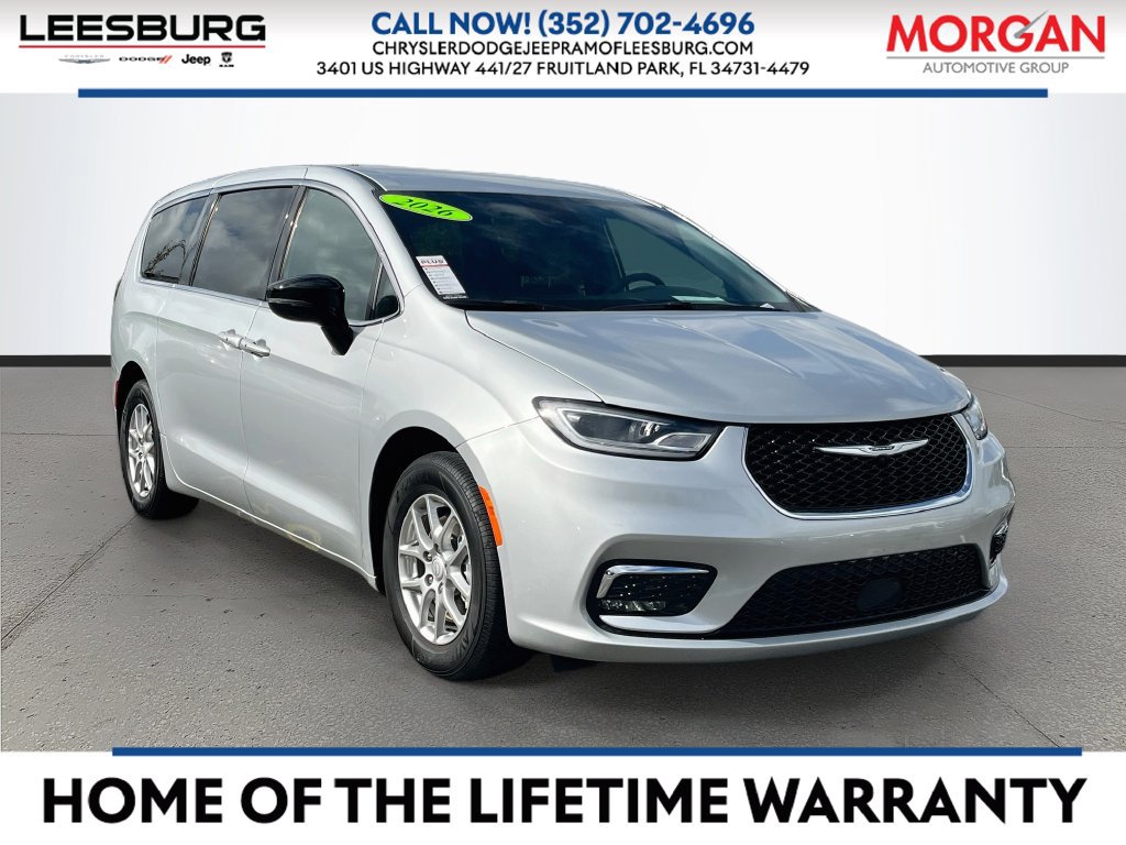 Used 2026 Chrysler Pacifica Select FWD image 1