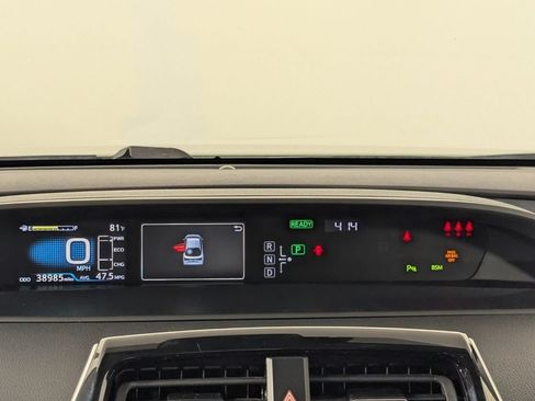 Used 2019 Toyota Prius XLE FWD image 16