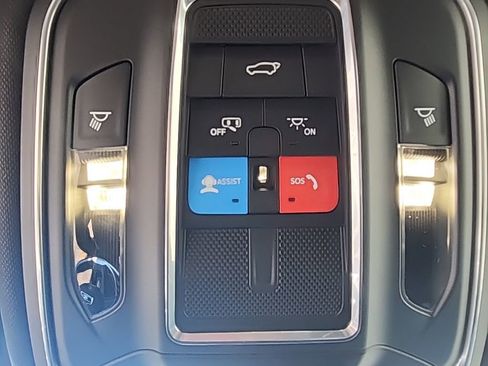 New 2025 Jeep Grand Cherokee Altitude image 33