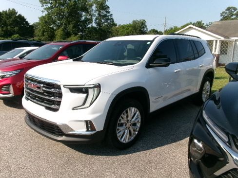 Used 2024 GMC Acadia Elevation FWD image 3
