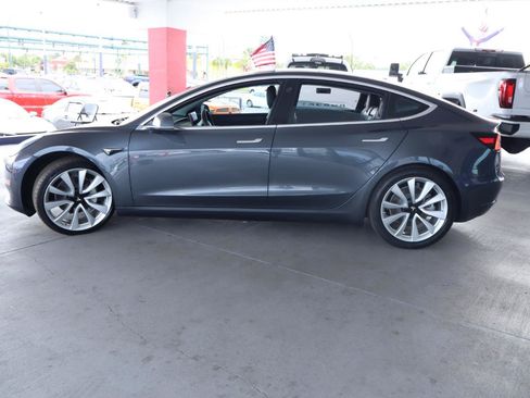 Used 2018 Tesla Model 3 Mid Range RWD image 10