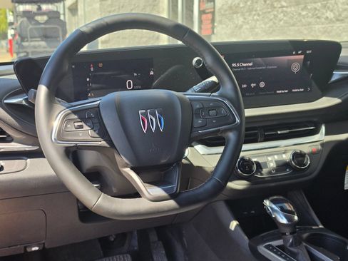 Used 2025 Buick Envista Preferred w/ Convenience I Package FWD image 8