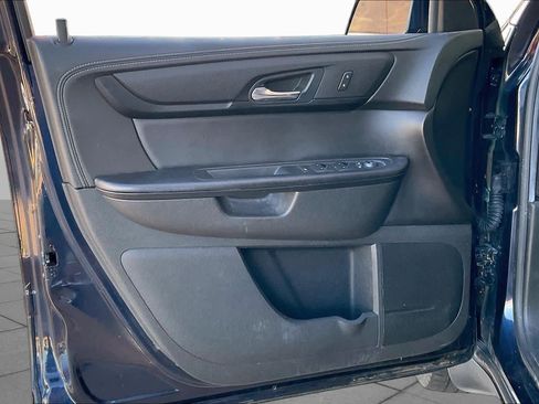 Used 2017 Chevrolet Traverse LT FWD image 21