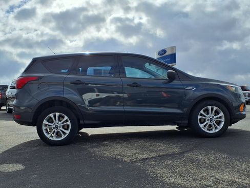 Certified 2019 Ford Escape S image 4