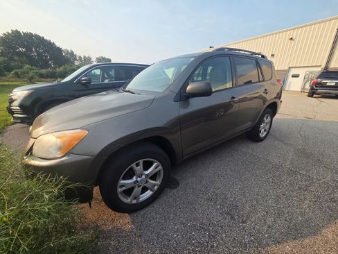 Used 2011 Toyota RAV4 4WD w/ Upgrade Value Pkg image 1