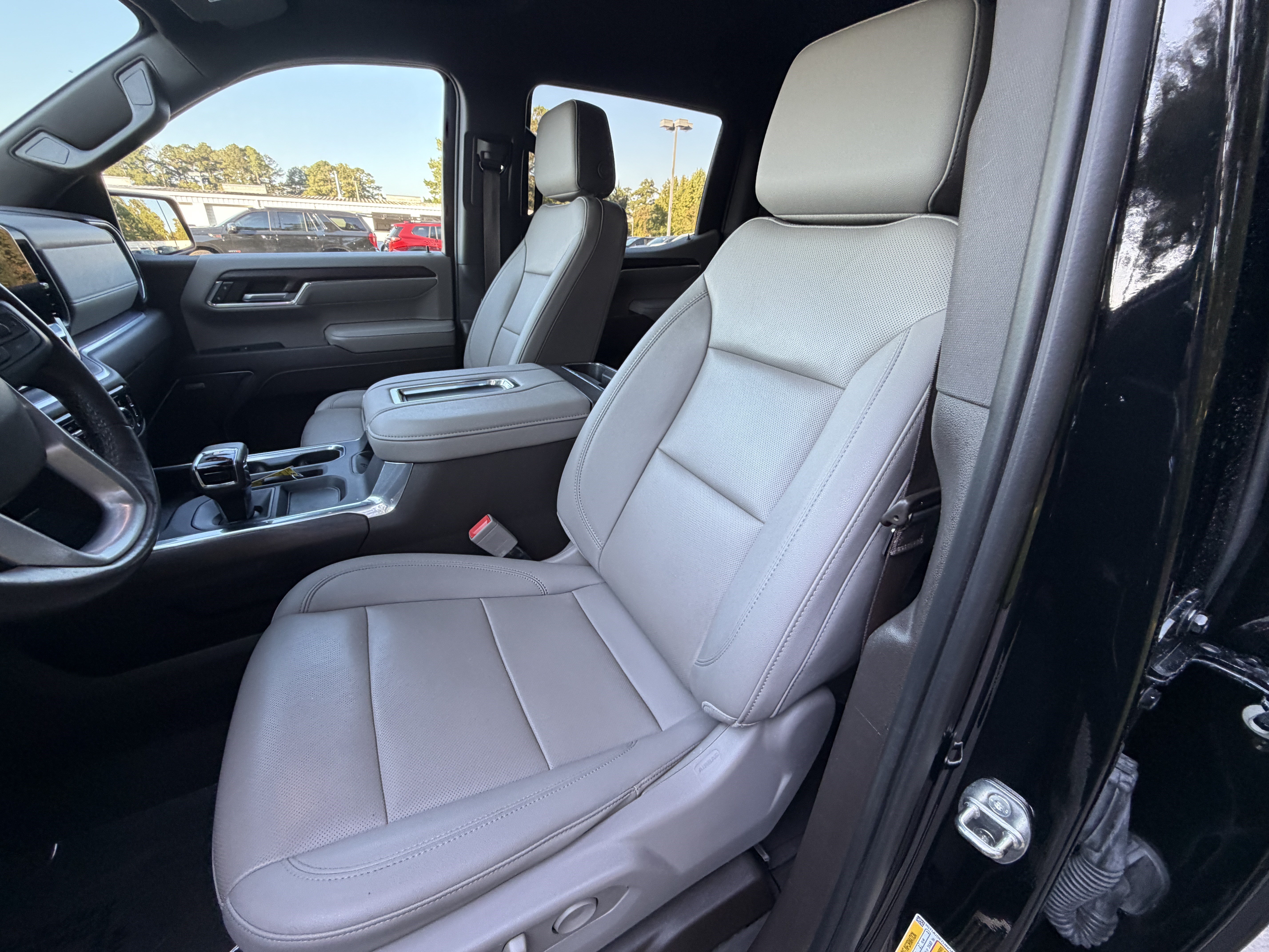 Used 2022 GMC Sierra 1500 SLT w/ SLT Convenience Package AWD/4WD image 17