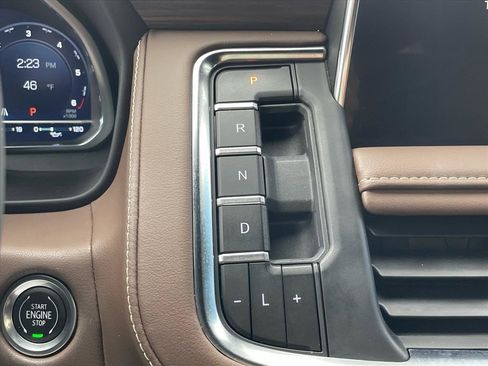 Used 2023 Chevrolet Suburban High Country image 10