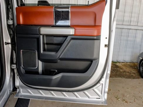 Used 2022 Ford F450 Platinum w/ FX4 Off-Road Package AWD/4WD image 48